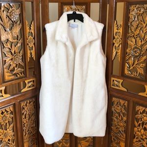 Wonderful&Young Plush Ivory Vest Size M